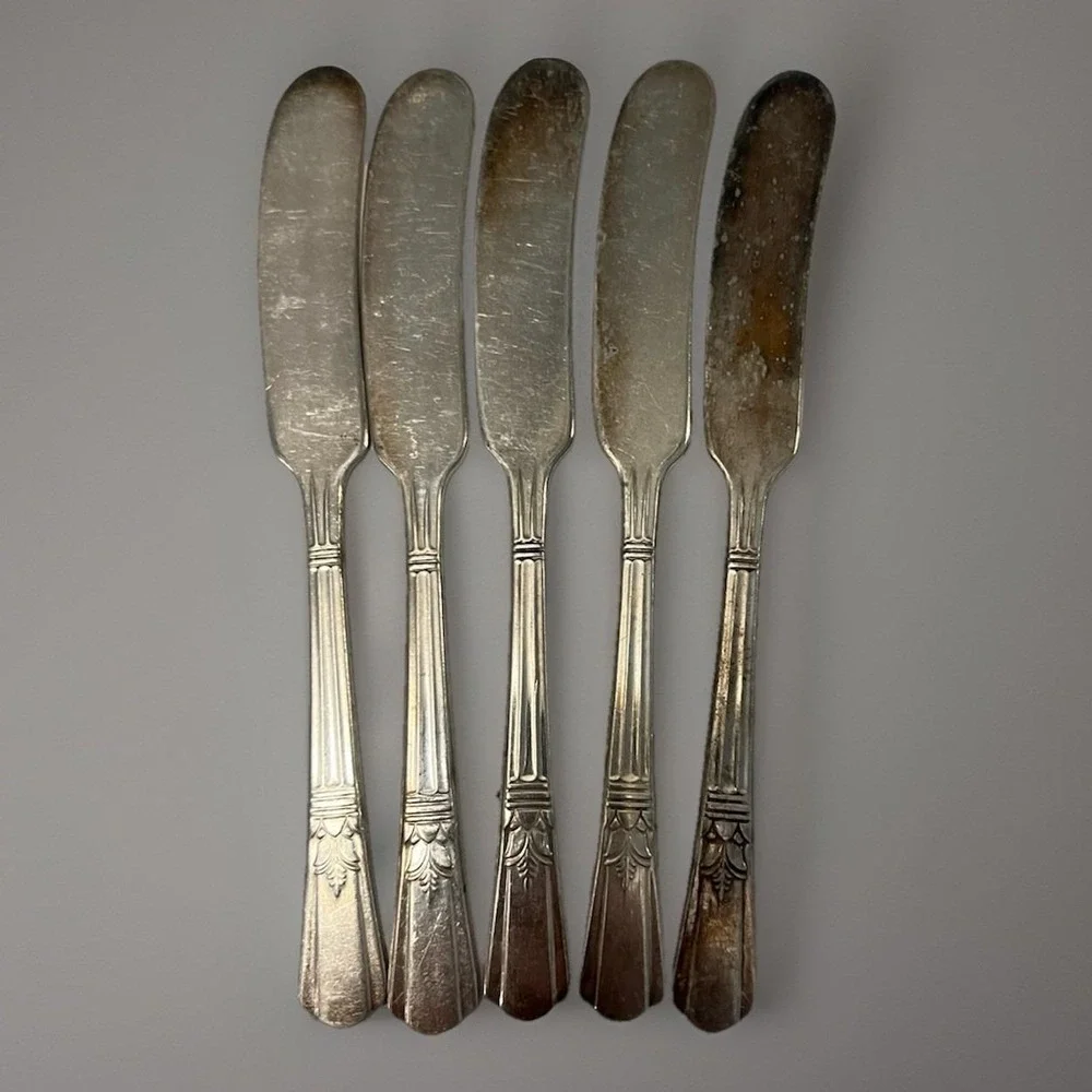 Vintage 1930s Court Silver Plate Butter Spreader Knives - Set‎ of 5